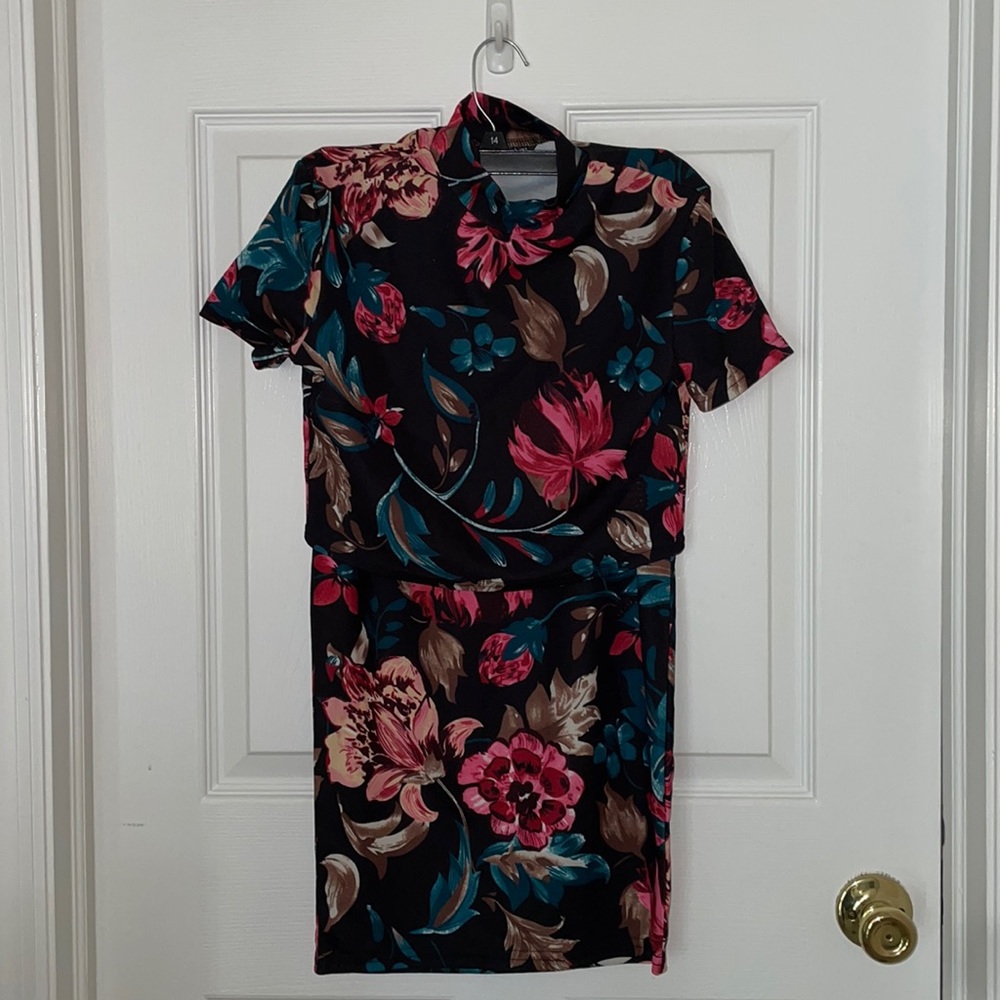 SHEIN floral design.